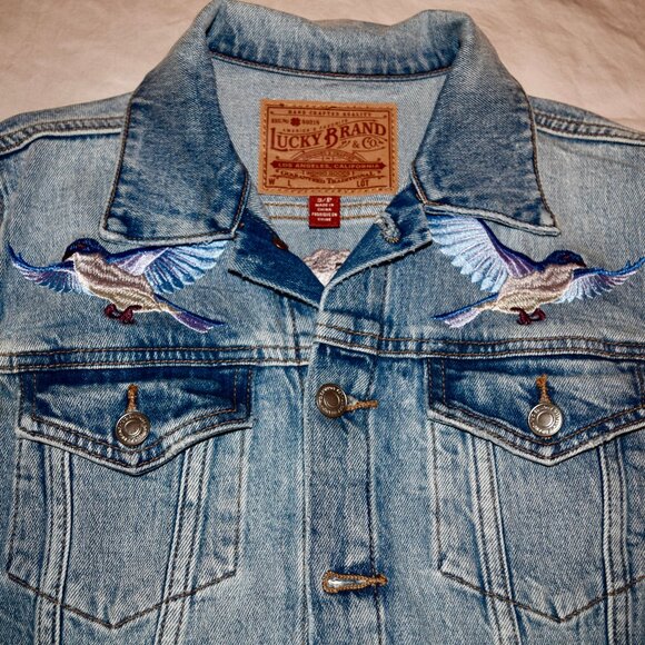 Lucky Brand Embroidered Bluebird denim Jacket S/P NWOT - Picture 1 of 9